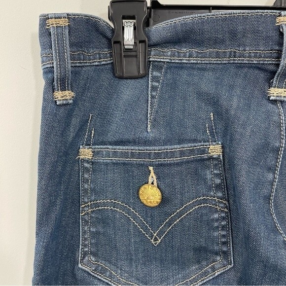 Levi’s Sun Set Gold Button Pocket Denim Capris Size 8 Vintage Cuffed Jeans - Picture 5 of 9